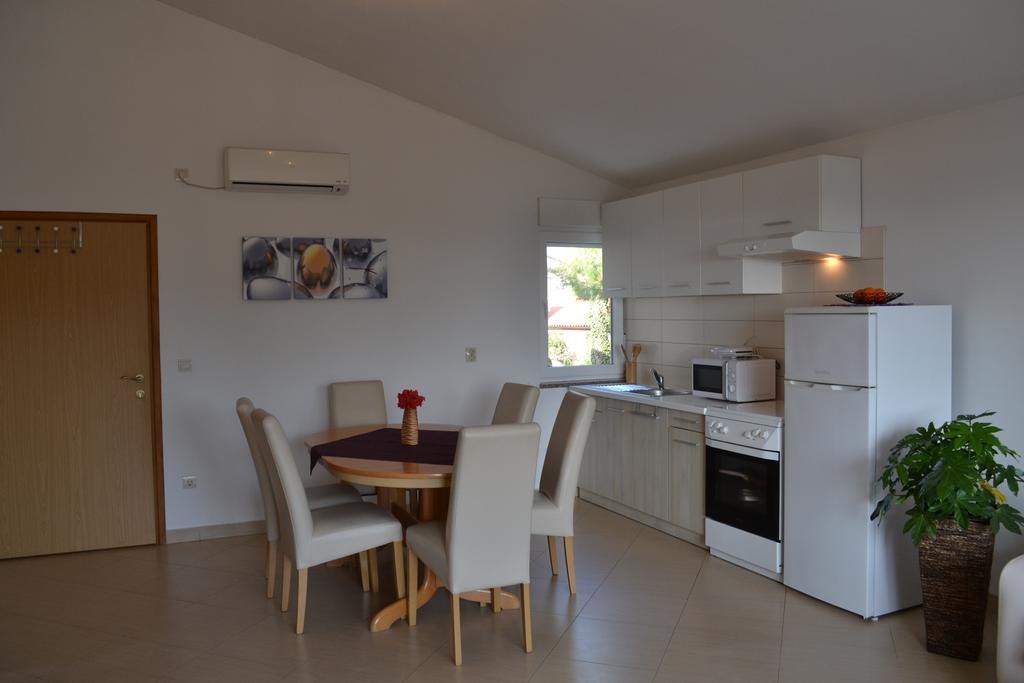 Apartment Greta,50 Meters To The Beach Баньоле Стая снимка